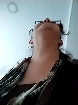  Saraqueen online show from 02.28.26