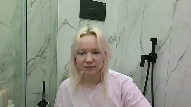 Snapshot of BabyyDolll_ chatting on 02.14.26 BabyyDolll online show from 02.14.26