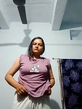 Snapshot of Anushka_Singh0 chatting on 03.05.26 Anushka Singh0 online show from 03.05.26