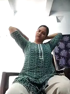 Snapshot of Anushka_Singh0 chatting on 04.21.26 Anushka Singh0 online show from 04.21.26