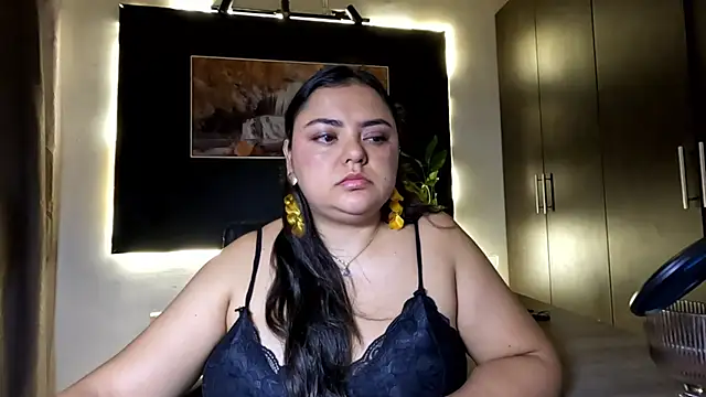 AzaraOnyx online show from 07.18.26