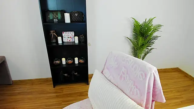 Snapshot of khloe_starrr chatting on 04.16.26 khloe starrr online show from 04.16.26