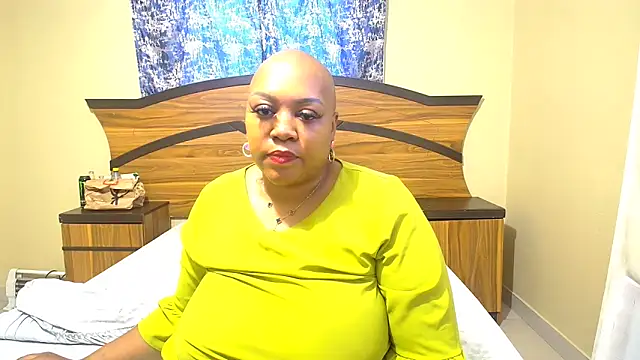 Snapshot of Queenxxxjesy chatting on 03.08.26 Queenxxxjesy online show from 03.08.26