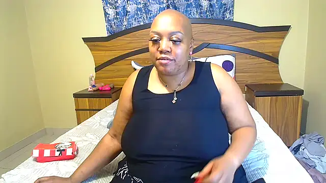 Snapshot of Queenxxxjesy chatting on 03.11.26 Queenxxxjesy online show from 03.11.26