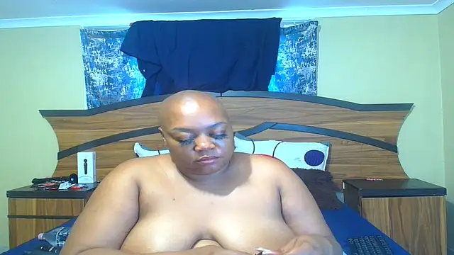 Snapshot of Queenxxxjesy chatting on 04.04.26 Queenxxxjesy online show from 04.04.26