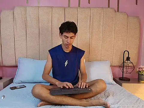 Snapshot of skinny_jean_ chatting on 02.26.26 skinny jean online show from 02.26.26