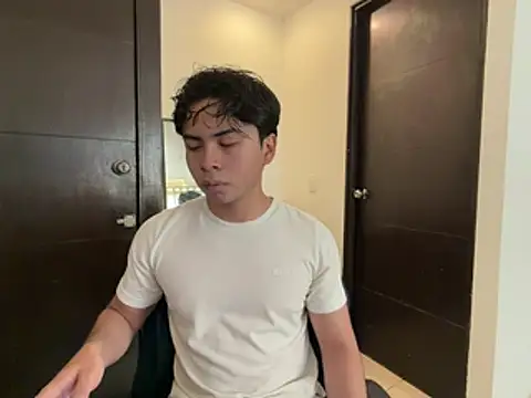 Snapshot of BentoBoxxx chatting on 05.21.26 BentoBoxxx online show from 05.21.26