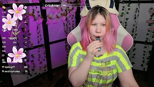 Snapshot of kitsune_little chatting on 03.10.26 kitsune little online show from 03.10.26