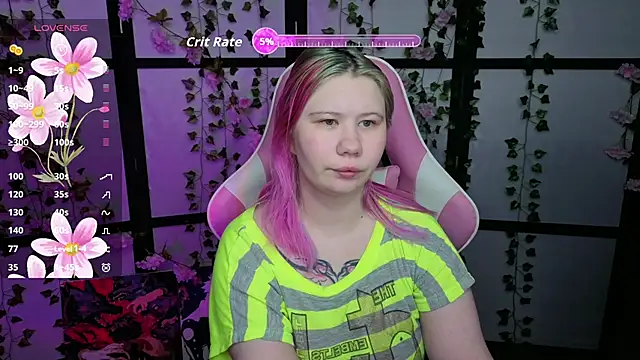 Snapshot of kitsune_little chatting on 04.08.26 kitsune little online show from 04.08.26