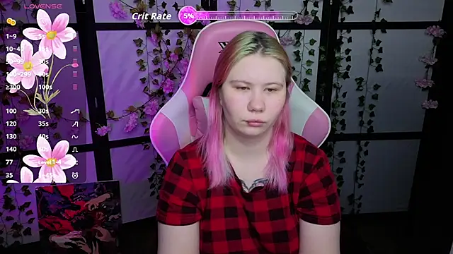 Snapshot of kitsune_little chatting on 04.16.26 kitsune little online show from 04.16.26