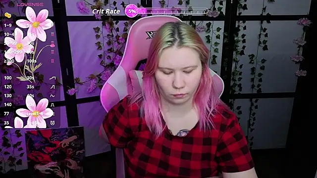 Snapshot of kitsune_little chatting on 04.16.26 kitsune little online show from 04.16.26