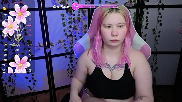 Snapshot of kitsune_little chatting on 04.18.26 kitsune little online show from 04.18.26