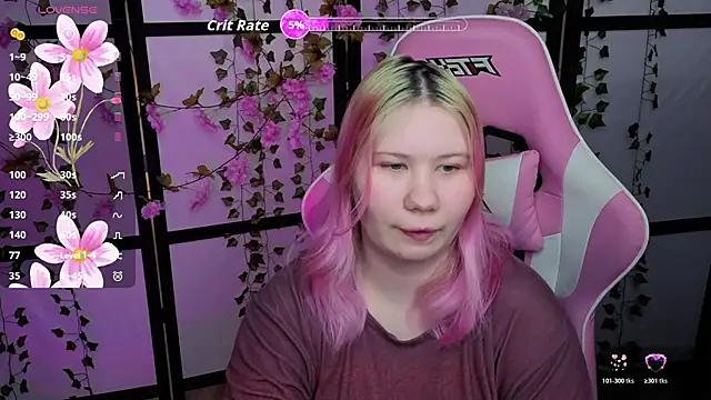 Snapshot of kitsune_little chatting on 04.21.26 kitsune little online show from 04.21.26