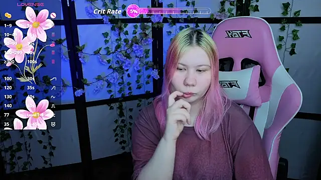 Snapshot of kitsune_little chatting on 04.29.26 kitsune little online show from 04.29.26