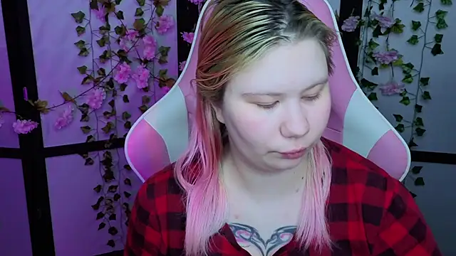 Snapshot of kitsune_little chatting on 05.15.26 kitsune little online show from 05.15.26