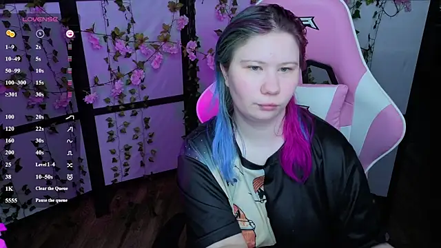 Snapshot of kitsune_little chatting on 06.16.26 kitsune little online show from 06.16.26