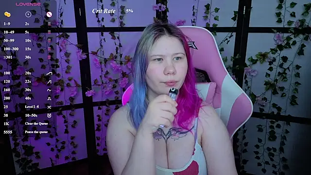 Snapshot of kitsune_little chatting on 06.22.26 kitsune little online show from 06.22.26