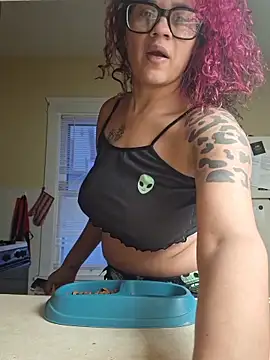 Snapshot of VelvetVixen_735 chatting on 02.25.26 VelvetVixen 735 online show from 02.25.26