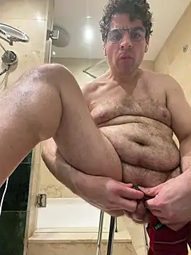 Snapshot of Spaindildoplay chatting on 02.14.26 Spaindildoplay online show from 02.14.26