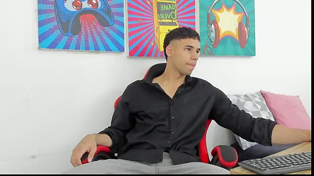 Snapshot of Thomas_walker14 chatting on 05.16.26 Thomas walker14 online show from 05.16.26