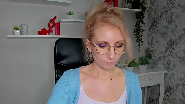 CinderellaMoon online show from 03.19.26