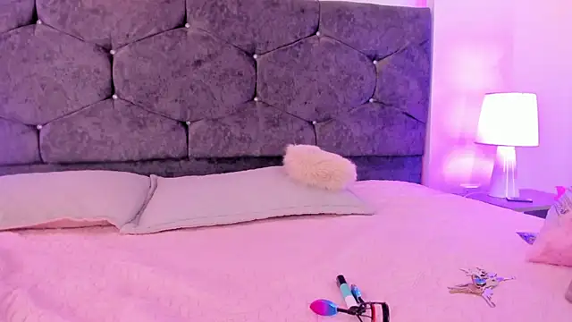 Snapshot of Megan_Morphy chatting on 04.08.26 Megan Morphy online show from 04.08.26