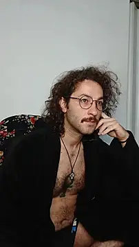 Snapshot of VanderVelvet chatting on 03.18.26 VanderVelvet online show from 03.18.26