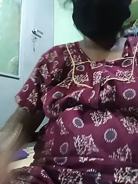 Snapshot of tamilkaviya431 chatting on 05.18.26 tamilkaviya431 online show from 05.18.26