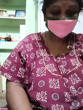 Snapshot of tamilkaviya431 chatting on 05.27.26 tamilkaviya431 online show from 05.27.26