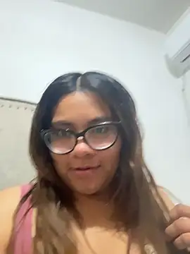Snapshot of ludmila_x chatting on 05.20.26 ludmila x online show from 05.20.26