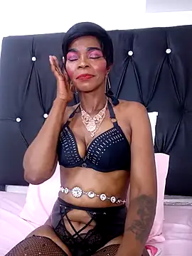 Snapshot of MaturePrettyLady01 chatting on 03.17.26 MaturePrettyLady01 online show from 03.17.26