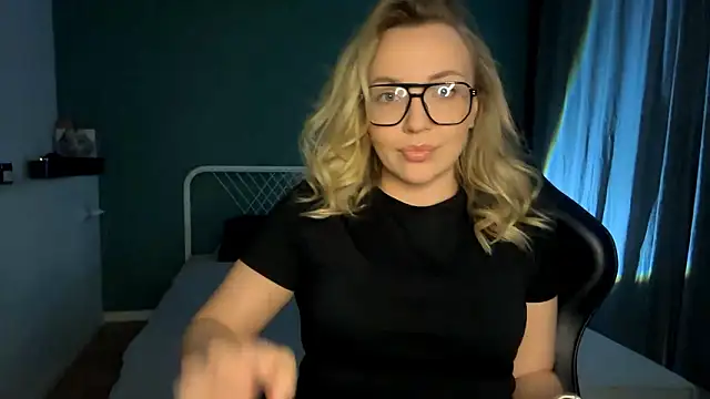 Snapshot of Miabby3 chatting on 02.20.26 Miabby3 online show from 02.20.26