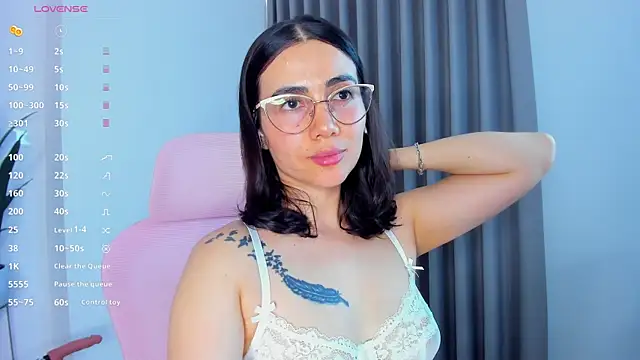 Snapshot of sara_ospina22 chatting on 05.07.26 sara ospina22 online show from 05.07.26