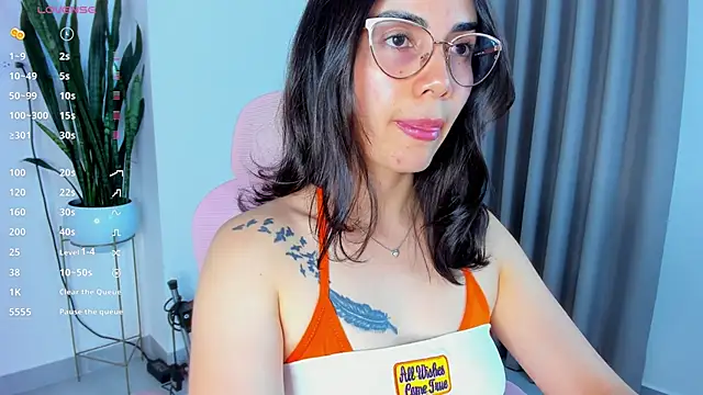 Snapshot of sara_ospina22 chatting on 06.08.26 sara ospina22 online show from 06.08.26