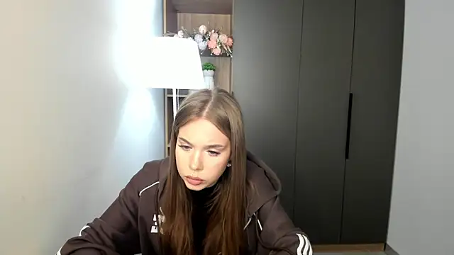 Snapshot of TishShazier chatting on 02.15.26 TishShazier online show from 02.15.26