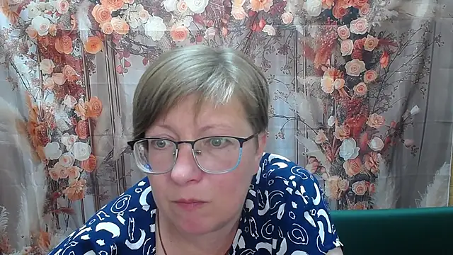 Snapshot of RadaChudna chatting on 07.04.26 RadaChudna online show from 07.04.26