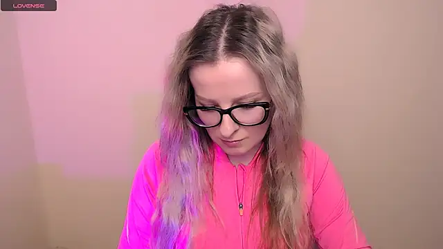 AnnePeach online show from 03.17.26