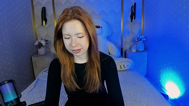 Snapshot of StellaBev chatting on 02.18.26 StellaBev online show from 02.18.26