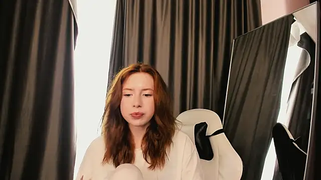 Snapshot of StellaBev chatting on 04.15.26 StellaBev online show from 04.15.26