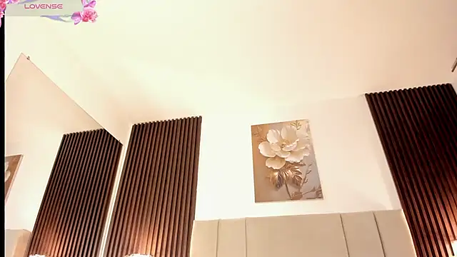  MiLa Dyva online show from 04.11.26