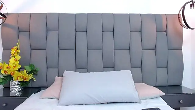 Snapshot of lunavarela chatting on 03.01.26 lunavarela online show from 03.01.26