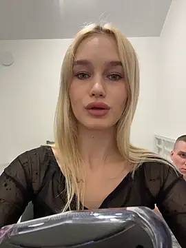 Kristina Maks online show from 04.03.26