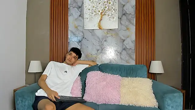 YOUNG BOYS HELL online show from 03.18.26