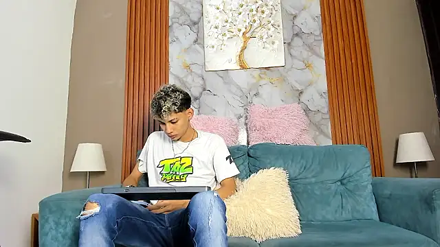 YOUNG BOYS HELL online show from 03.20.26