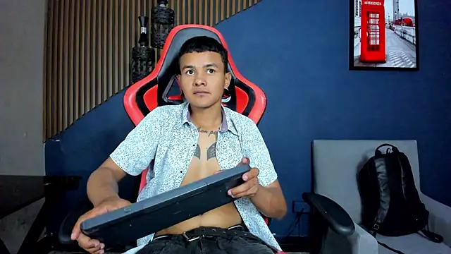 Snapshot of TylerGandi chatting on 02.25.26 TylerGandi online show from 02.25.26