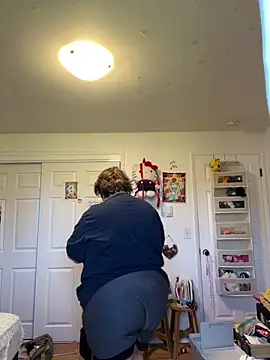 Snapshot of plushietoy chatting on 02.15.26 plushietoy online show from 02.15.26