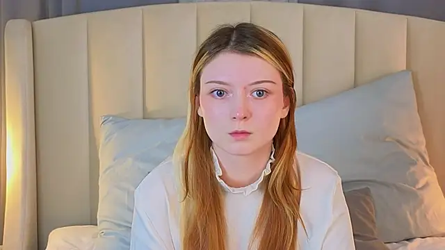 AlyssFrost online show from 04.19.26