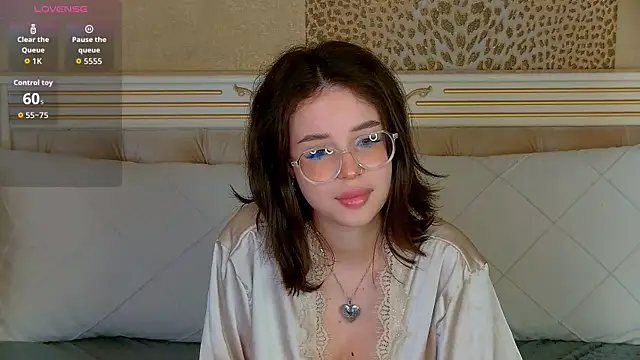 Snapshot of LanaLedger chatting on 06.05.26 LanaLedger online show from 06.05.26