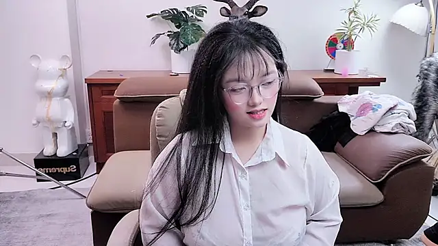 Snapshot of Pitien_2k7 chatting on 02.15.26 Pitien 2k7 online show from 02.15.26