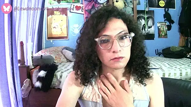 Snapshot of lewd_mooncat chatting on 05.14.26 lewd mooncat online show from 05.14.26